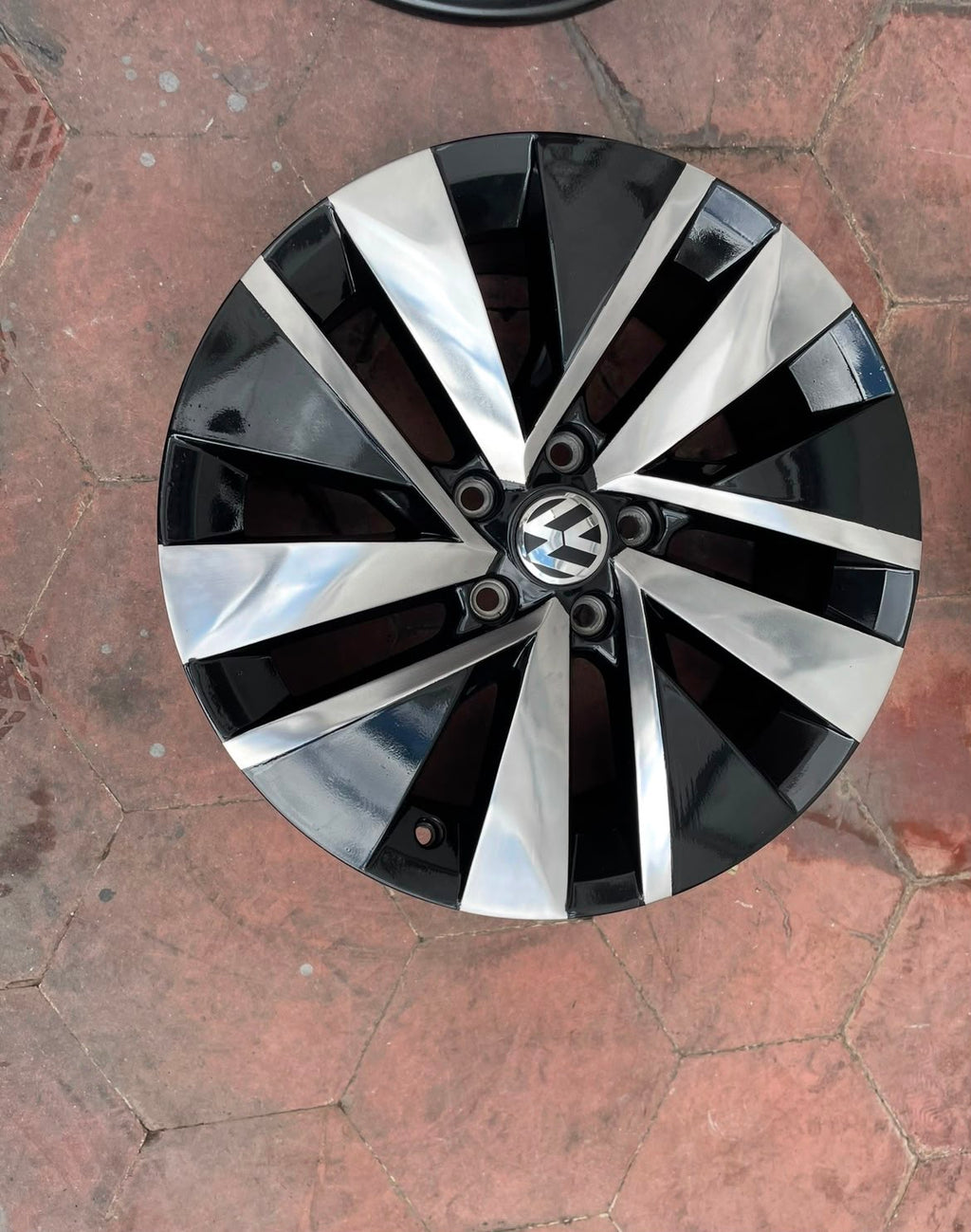 Rines Volkswagen Taos / Tiguan / Jetta MK6 / MK7 18" Originales Nuevos | Juego de 4 | 5x112