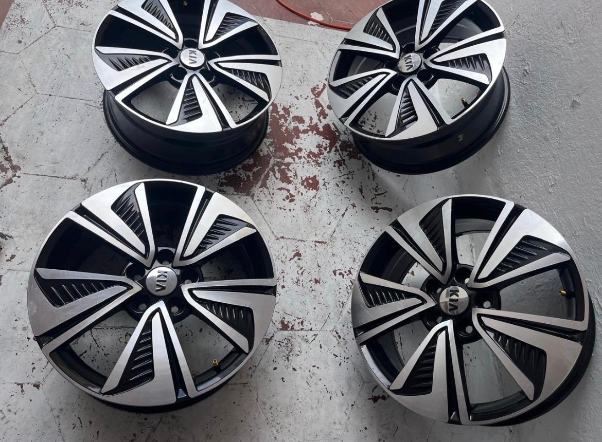 4 Rines 17" Kia Forte Originales 5x114 Nuevos