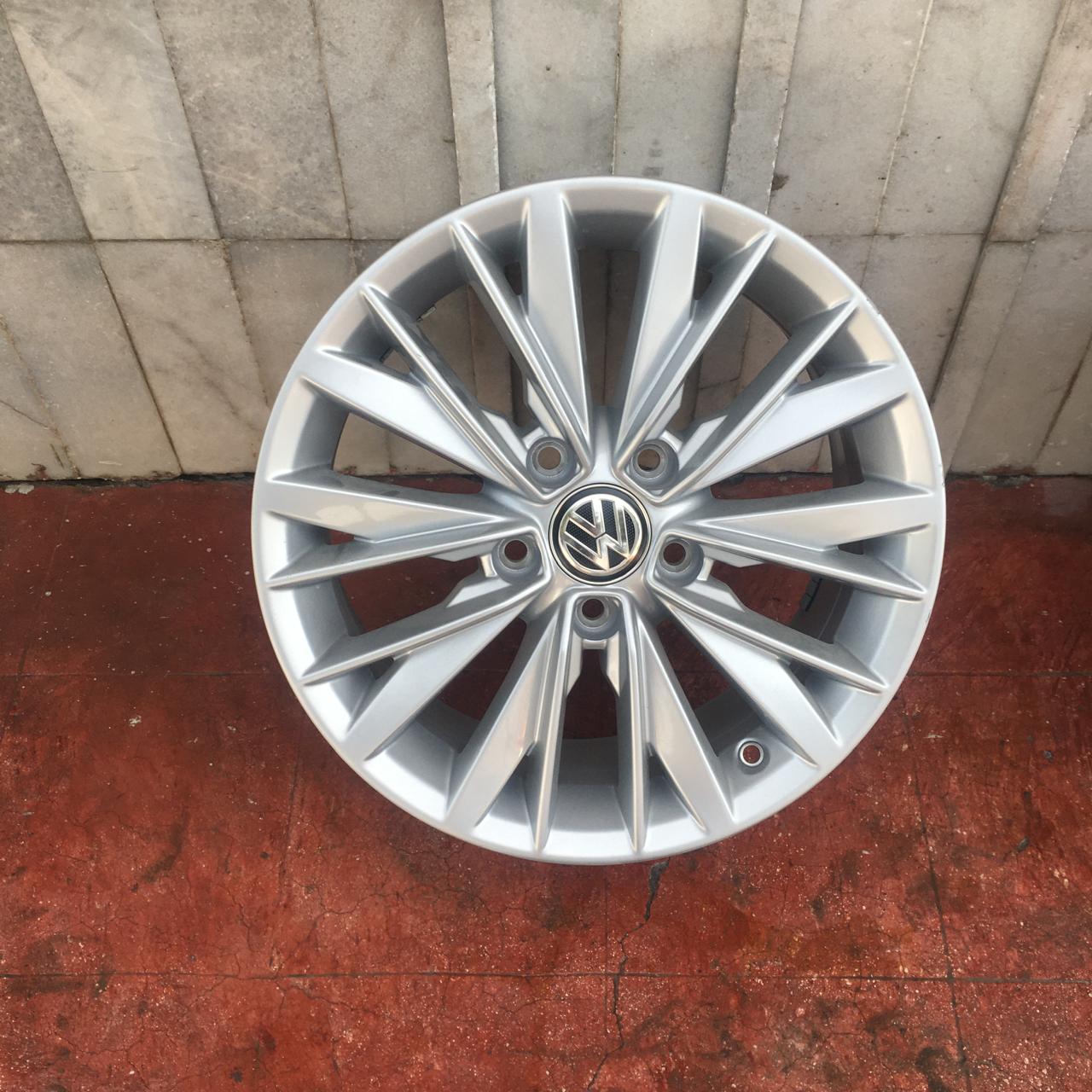 1 Rin 16” Volkswagen Jetta MK7 MK6 Original 5x112 Nuevo