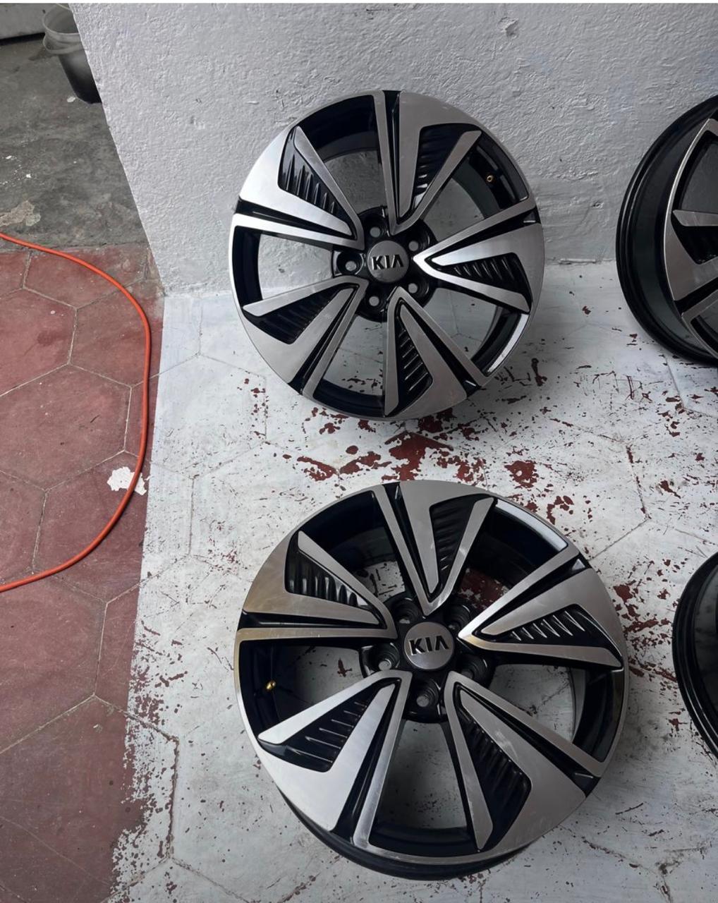 4 Rines 17" Kia Forte Originales 5x114 Nuevos