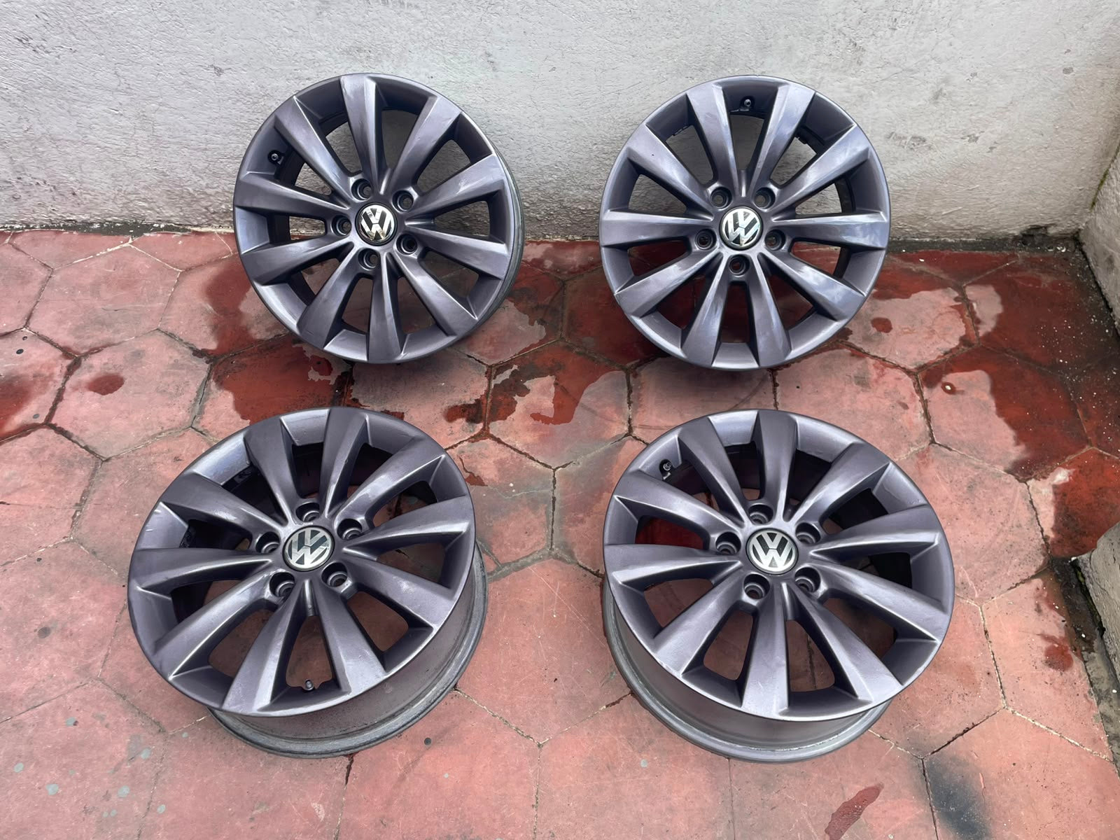 Juego de 4 Rines Originales Volkswagen 16" Taos Tiguan Jetta Golf MK6 MK7 5x112 Seminuevos