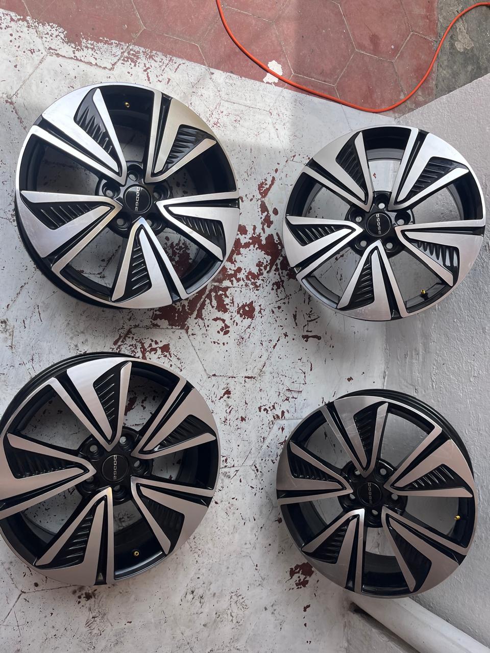 4 Rines 17" Jeep Grand Cherokee Liberty Compass Patriot Nitro Originales Nuevos 5x114.3