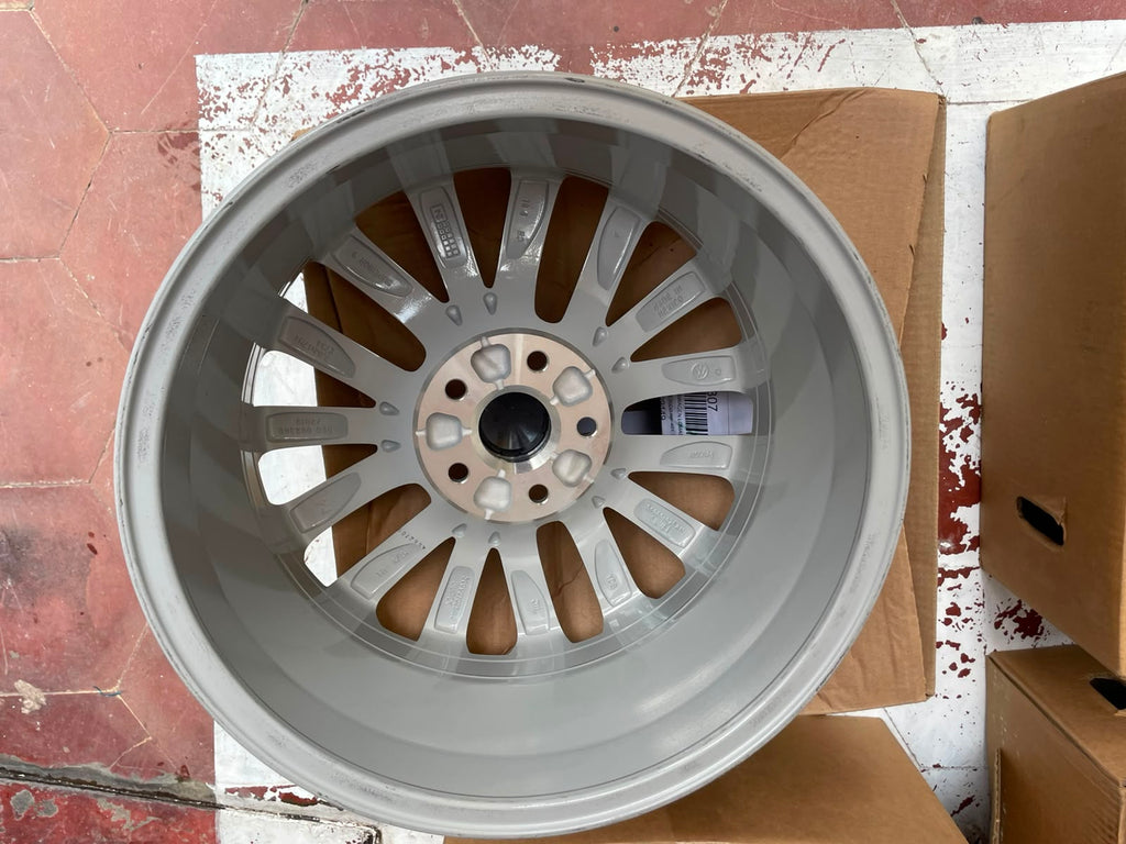 1 Rin Original Volkswagen 17" Golf / Jetta MK6 / Jetta MK7 Sport Seminuevo 5x112
