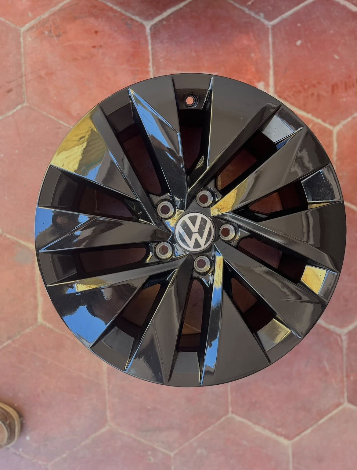 Rines Volkswagen Taos / Jetta / Golf MK6 / MK7 17" Originales Negro Piano Nuevos | Juego de 4 | 5x112