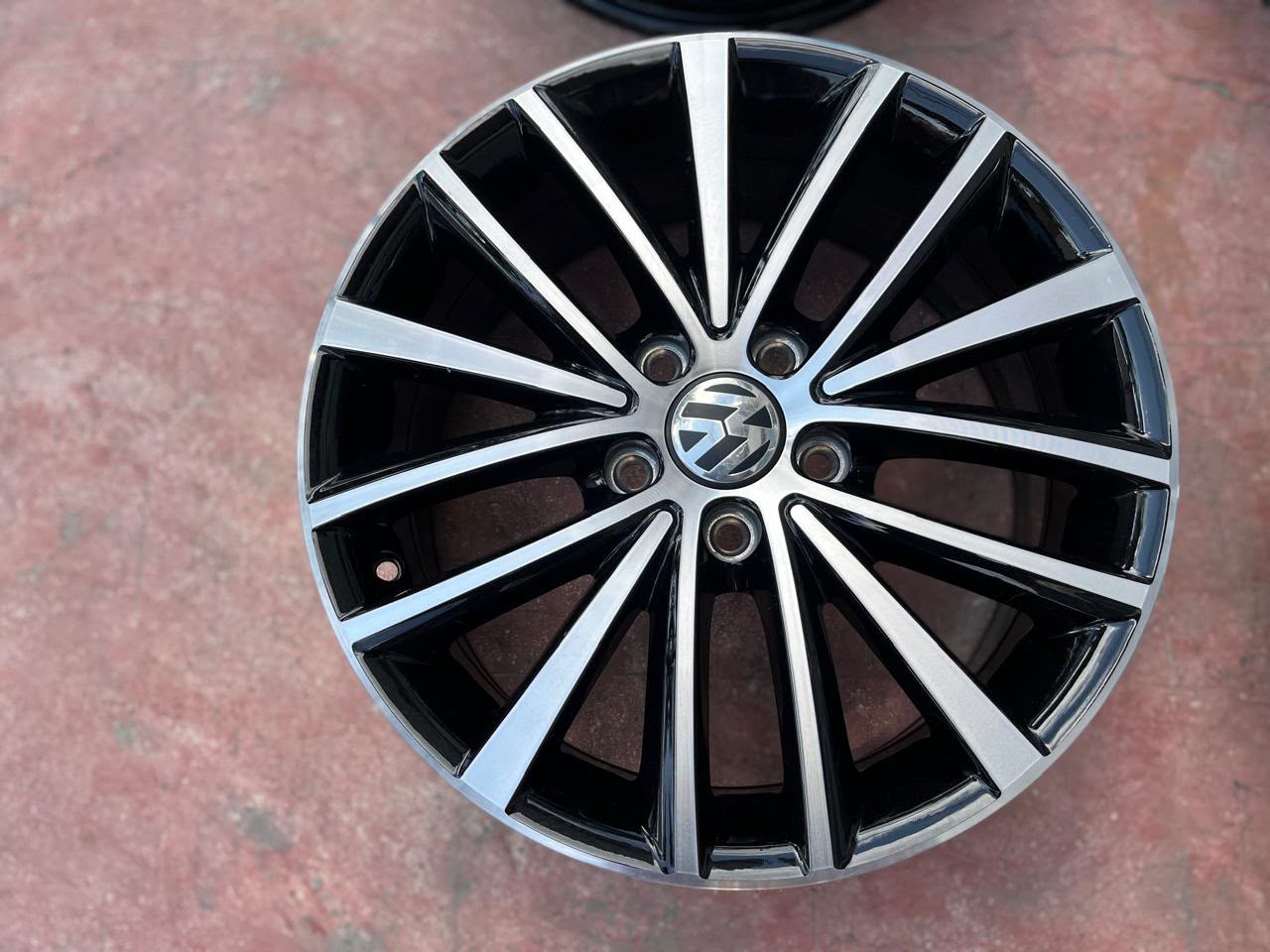 Juego de 4 Rines Volkswagen Originales 17" | Taos, Tiguan, Jetta, Golf MK6 y MK7