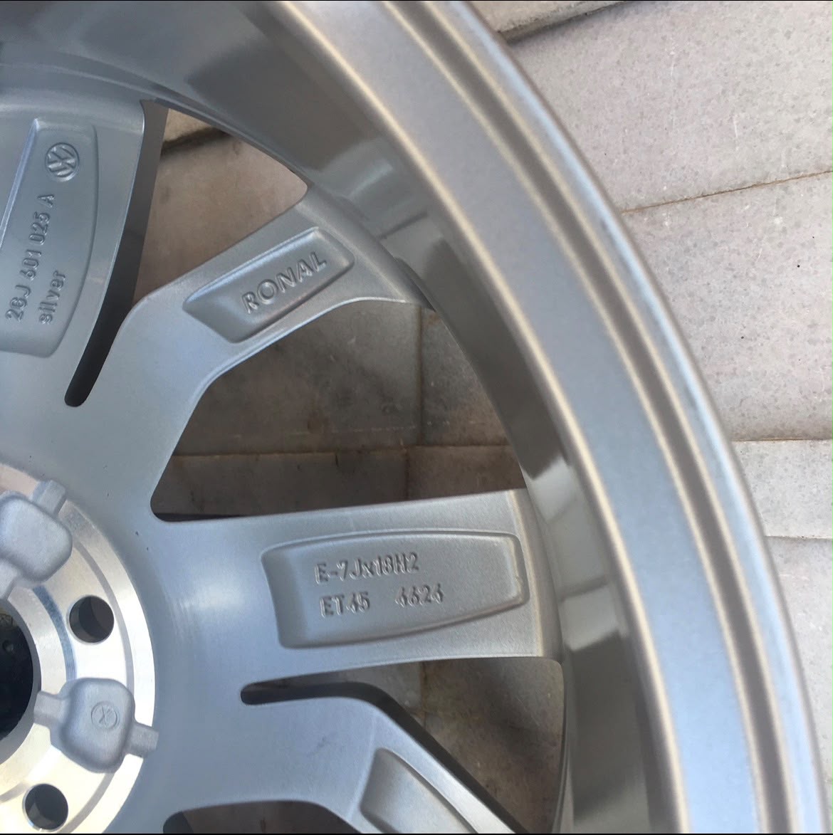 1 Rin 18 Original Volkswagen Taos Taiwán 5x112 | Taos, Tiguan, Jetta MK6, Jetta MK7 y Passat | Seminuevo
