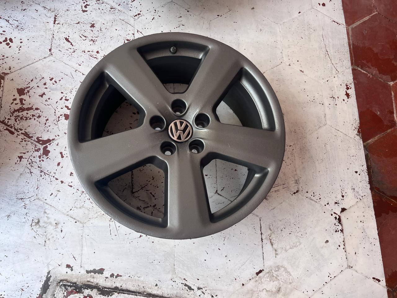4 Rines 18" Volkswagen Bora Jetta MK6 MK7 Originales 5x112 Seminuevos