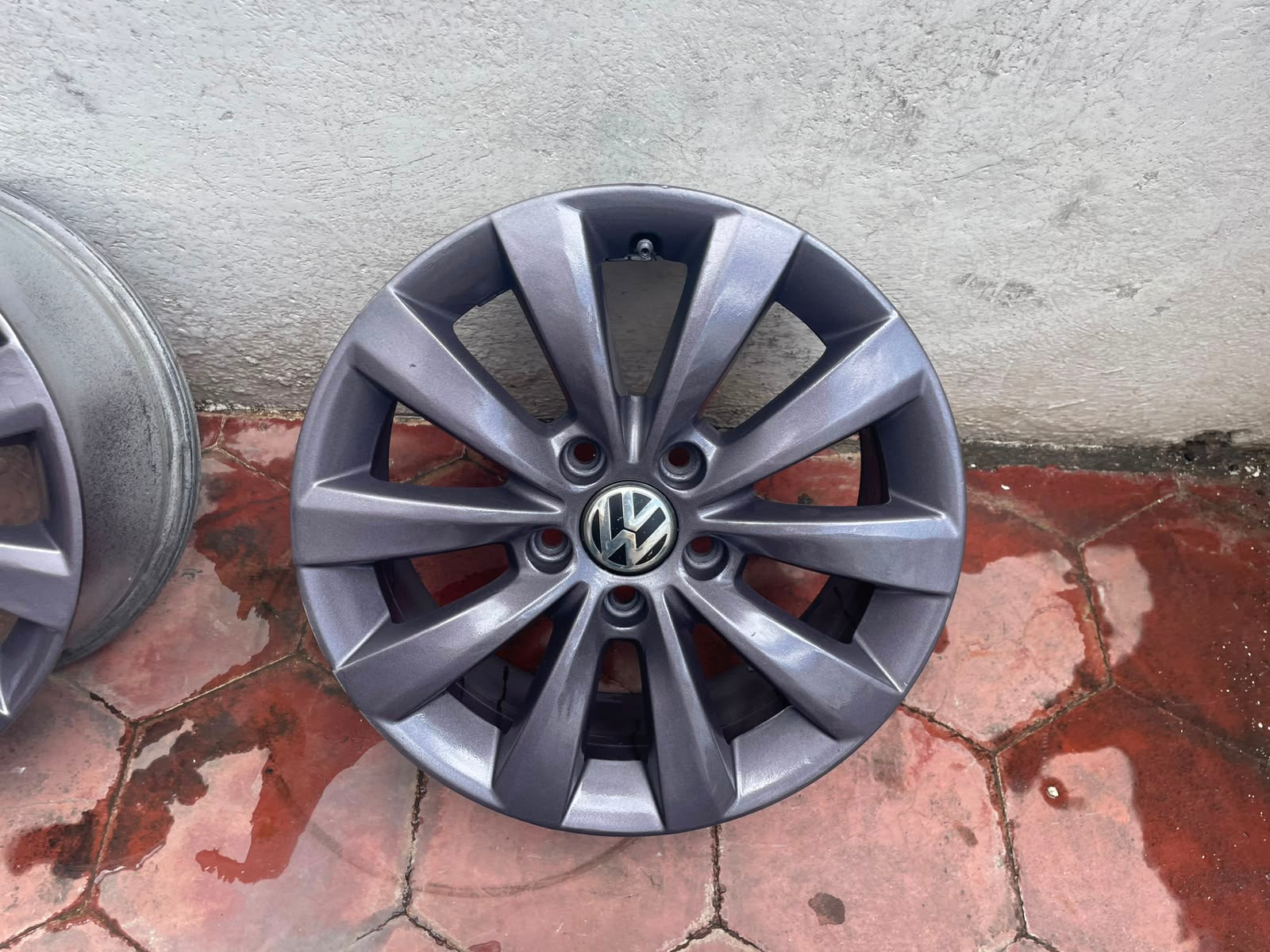 Juego de 4 Rines Originales Volkswagen 16" Taos Tiguan Jetta Golf MK6 MK7 5x112 Seminuevos