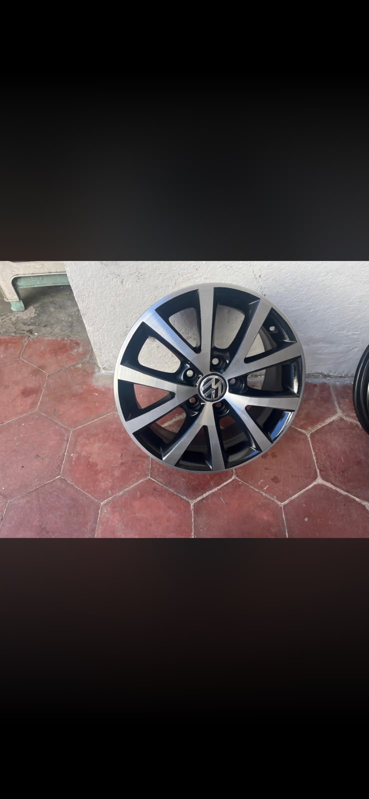 4 Rines 16" Volkswagen Jetta MK6 MK7 Golf New Beetle Passat Originales 5x112 Seminuevos