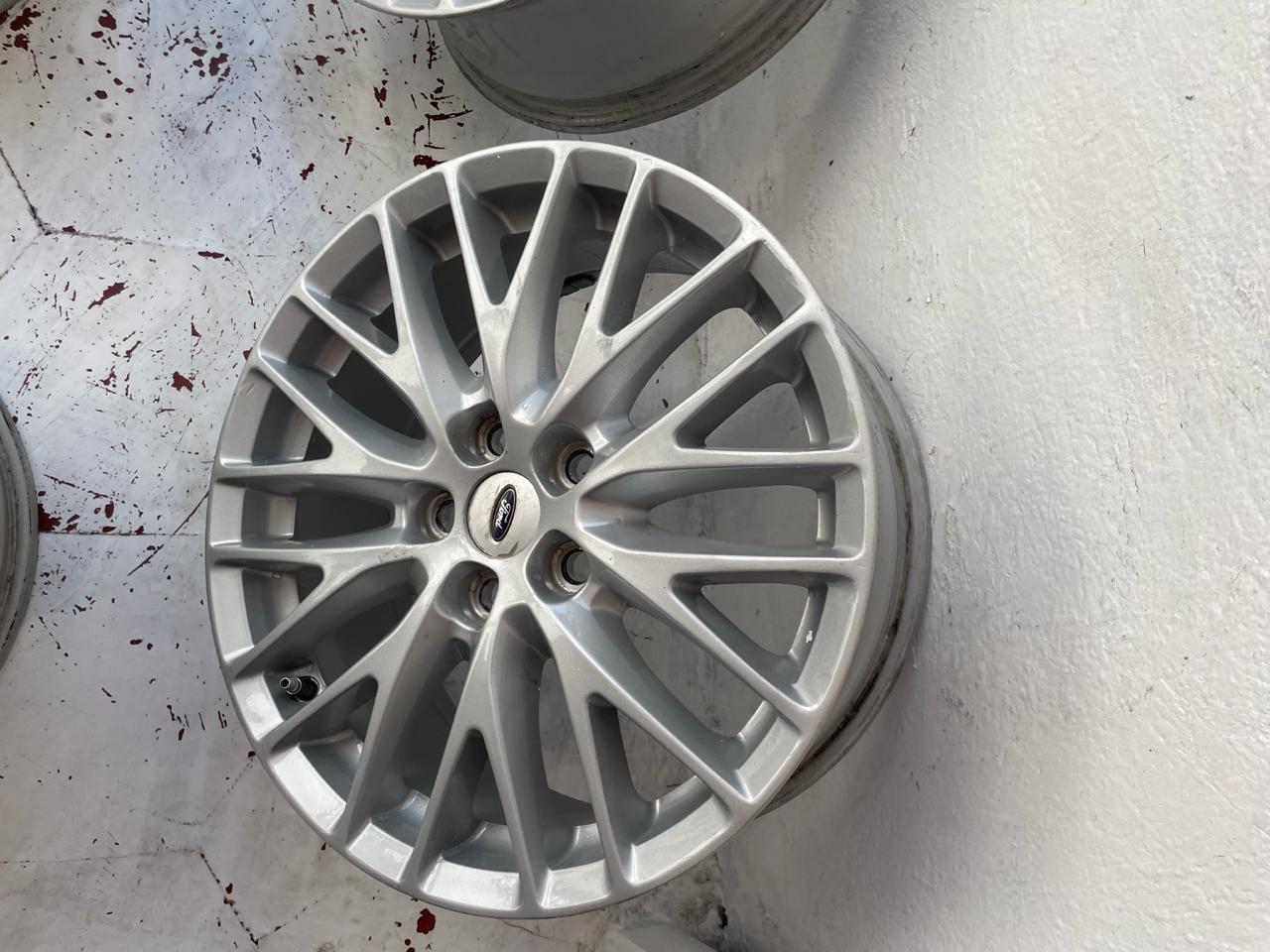 4 Rines 17" Ford Focus Originales 5x108 Seminuevos