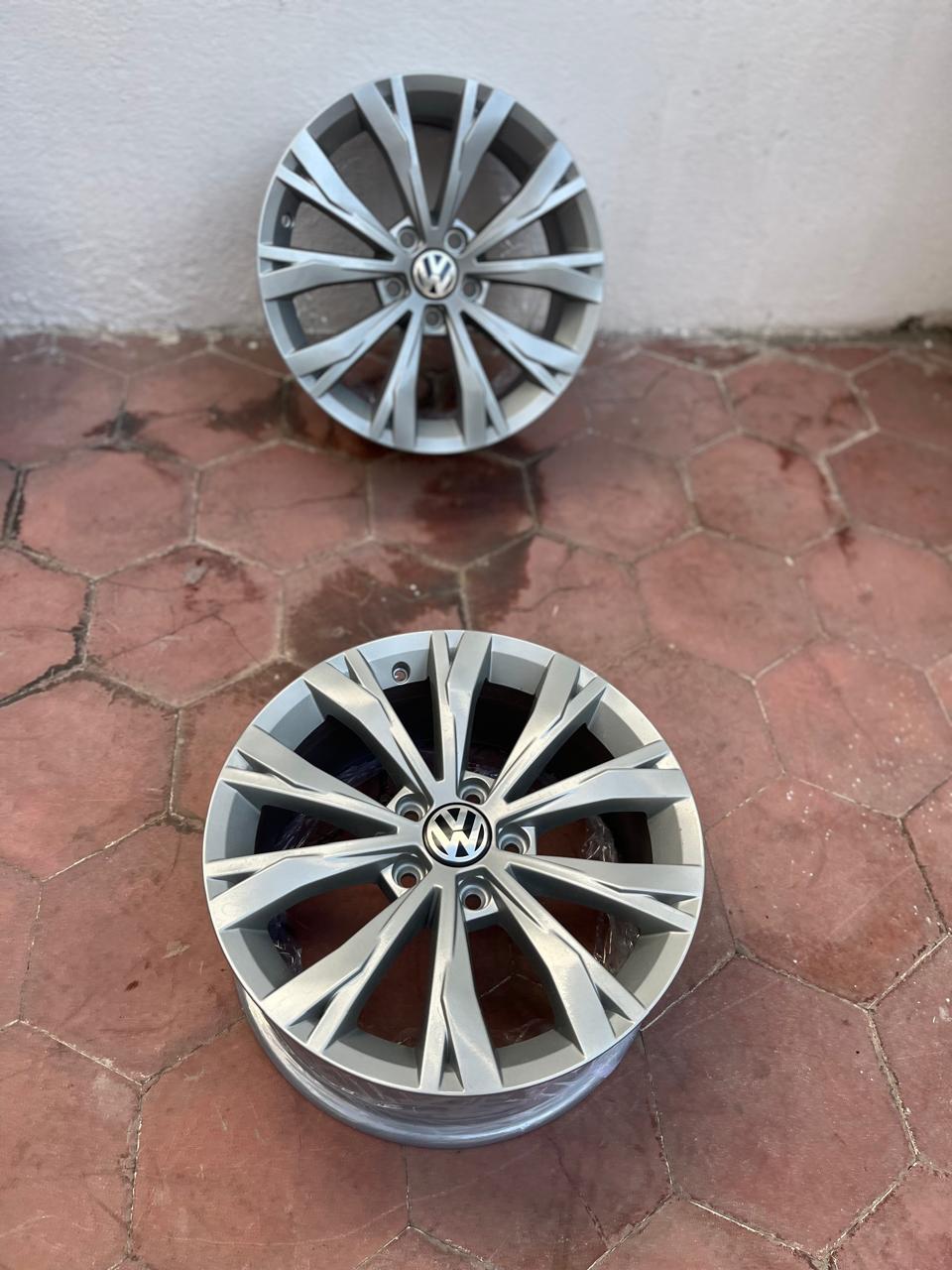 Juego de rines originales Volkswagen 17" para Tiguan, Jetta MK6 y MK7 – 5x112