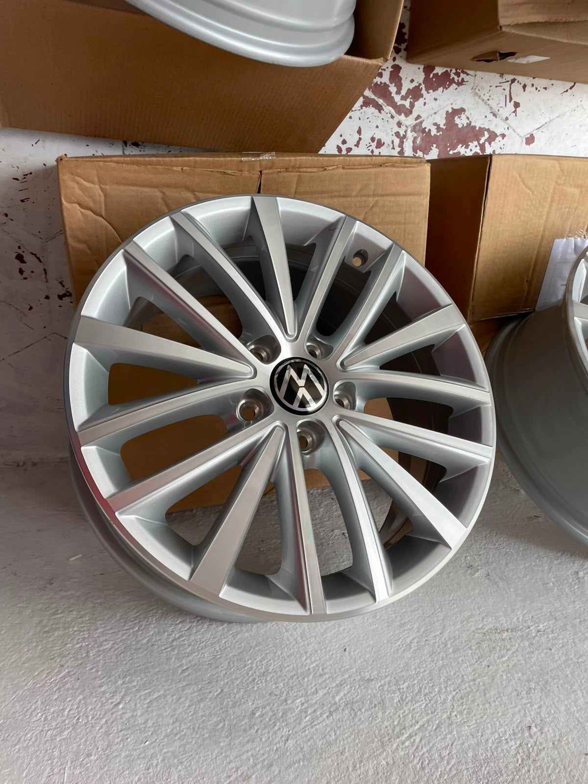 1 Rin Original Volkswagen 17" Golf / Jetta MK6 / Jetta MK7 Sport Nuevo 5x112