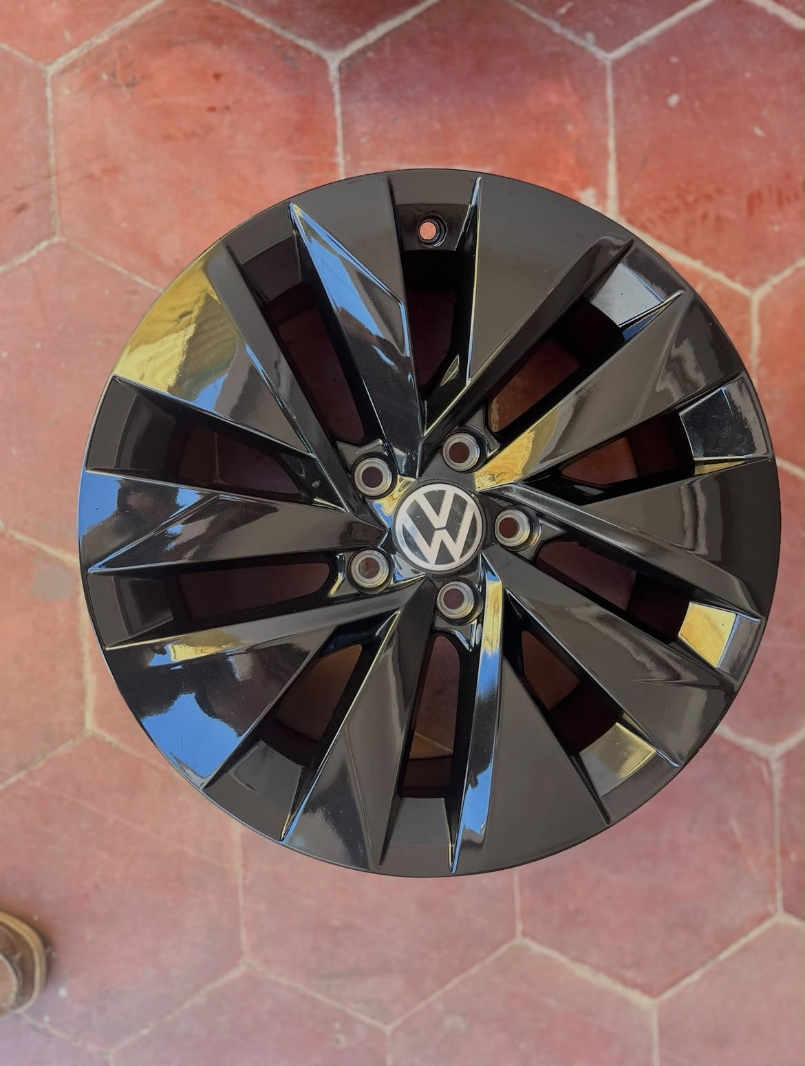 Rines Volkswagen Taos / Jetta / Golf MK6 / MK7 17" Originales Negro Piano Nuevos | Juego de 4 | 5x112