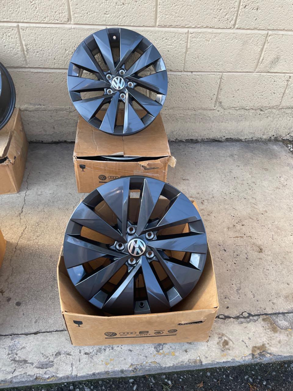 Rines Volkswagen Taos Tiguan Golf Jetta MK7 New Beetle 17" Originales Nuevos | Juego de 4
