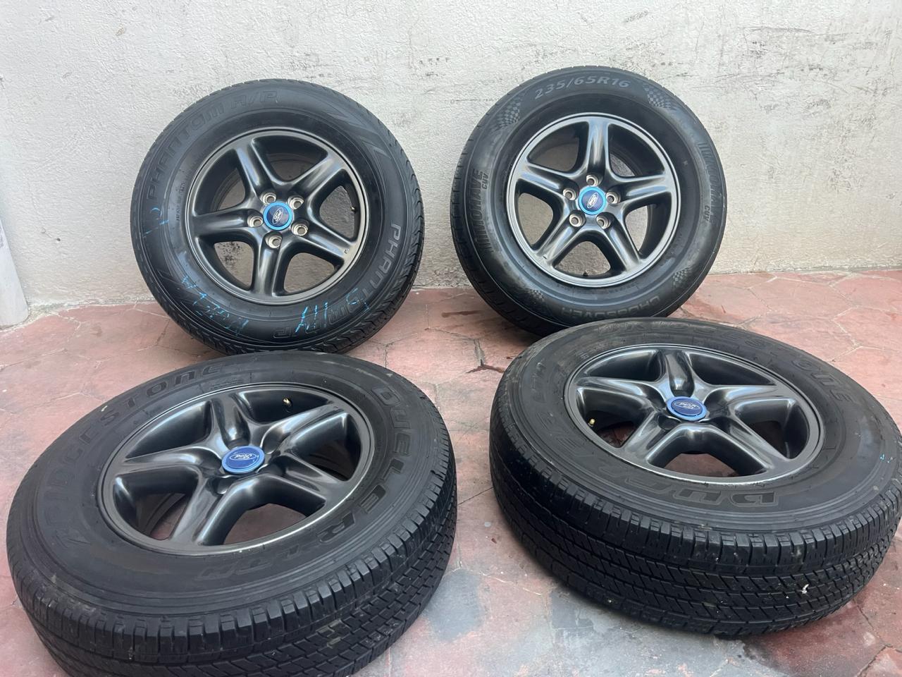 Juego de Rines y Llantas 16" Ford Ranger 2004 Originales 5x114 Seminuevos