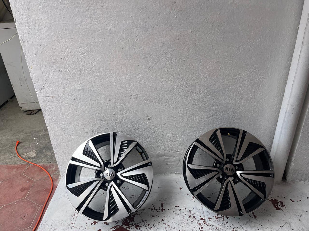 4 Rines 17" Kia Forte Optima Originales 5x114 Nuevos