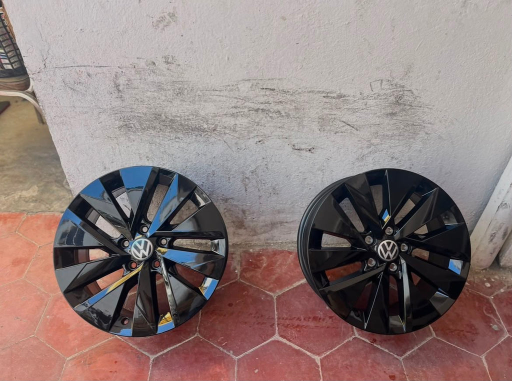 Rines Volkswagen Taos / Jetta / Golf MK6 / MK7 17" Originales Negro Piano Nuevos | Juego de 4 | 5x112
