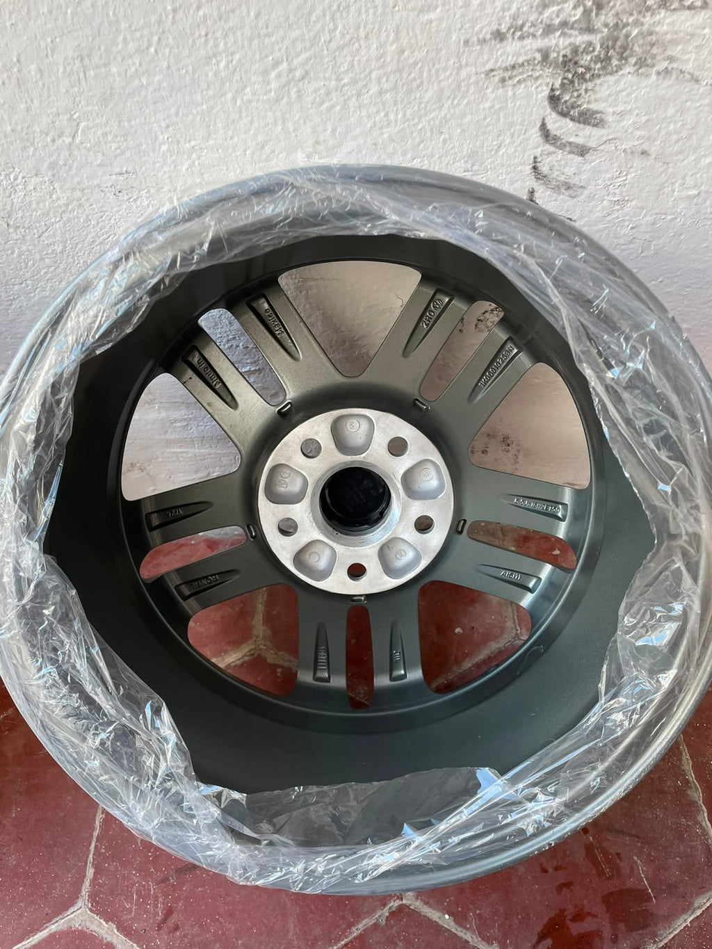 1 Rin 16" Volkswagen Golf Jetta MK6 MK7 Original 5x112 Seminuevo