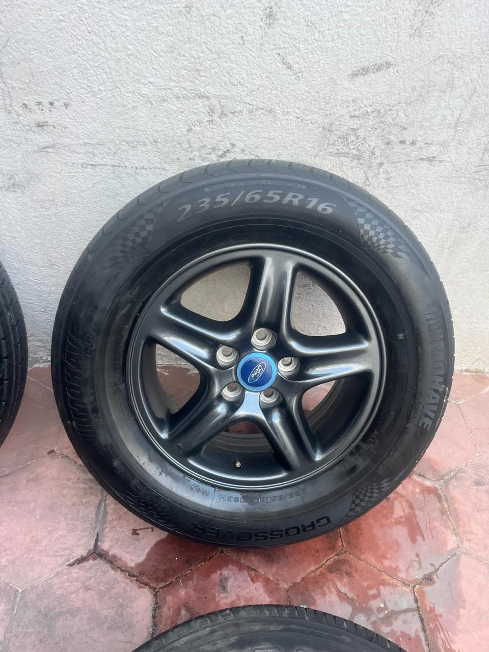 Juego de Rines y Llantas 16" Ford Ranger 2004 Originales 5x114 Seminuevos
