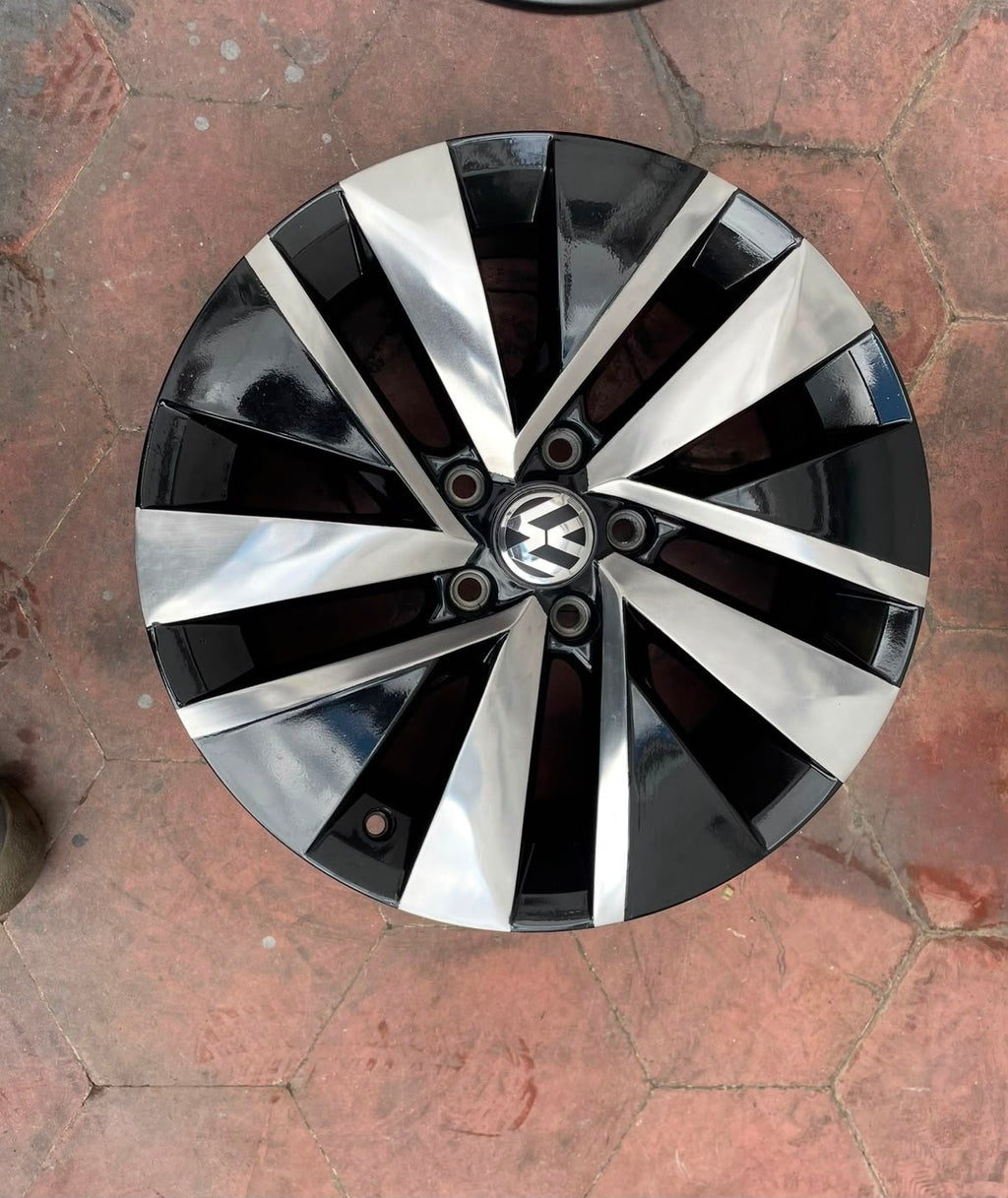 Rines Volkswagen Taos / Tiguan / Jetta MK6 / MK7 18" Originales Nuevos | Juego de 4 | 5x112