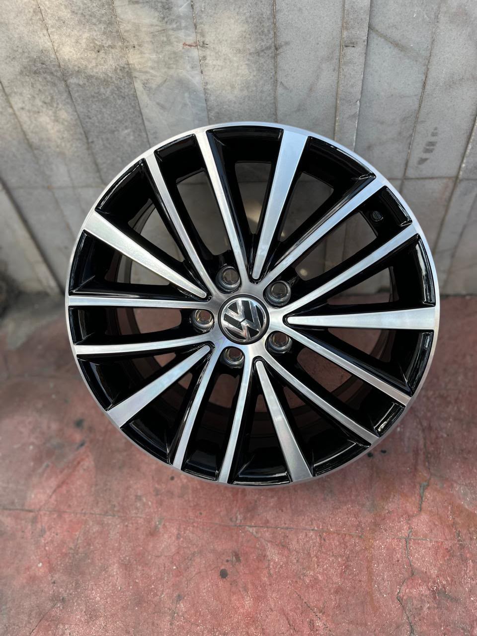 Juego de 4 Rines Volkswagen Originales 17" | Taos, Tiguan, Jetta, Golf MK6 y MK7