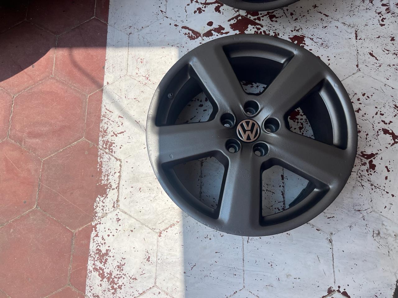 4 Rines 18" Volkswagen Bora Jetta MK6 MK7 Originales 5x112 Seminuevos