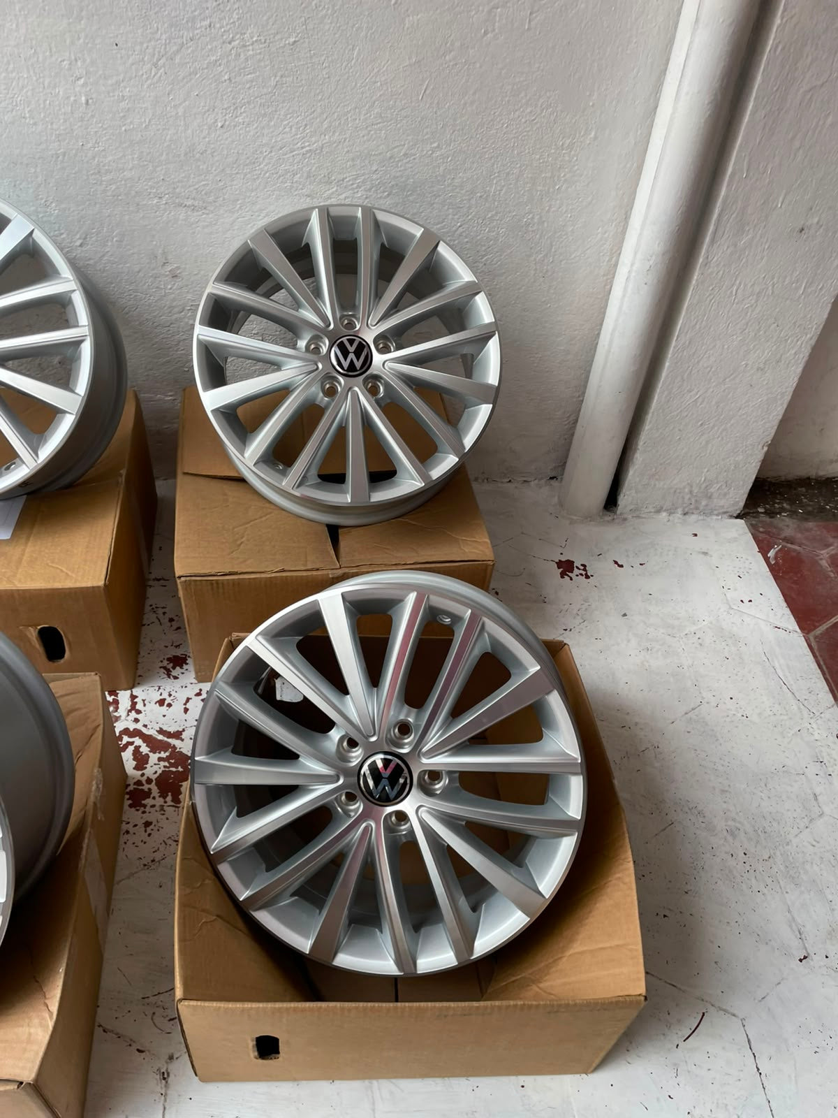 Juego de 4 Rines Volkswagen Golf Jetta MK6 MK7 Sport Originales Rin 17 Nuevos 5x112