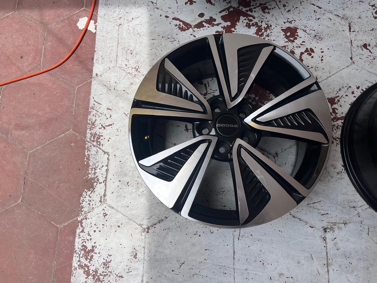 4 Rines 17" Jeep Grand Cherokee Liberty Compass Patriot Nitro Originales Nuevos 5x114.3