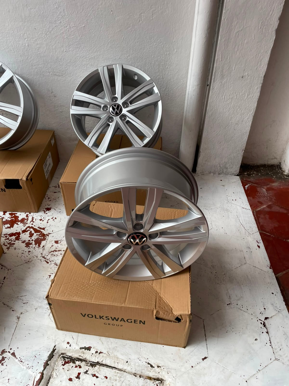 Juego de 4 Rines 17" Originales Volkswagen Golf / Jetta MK6 / Jetta MK7 Sport 5x112 – Nuevos