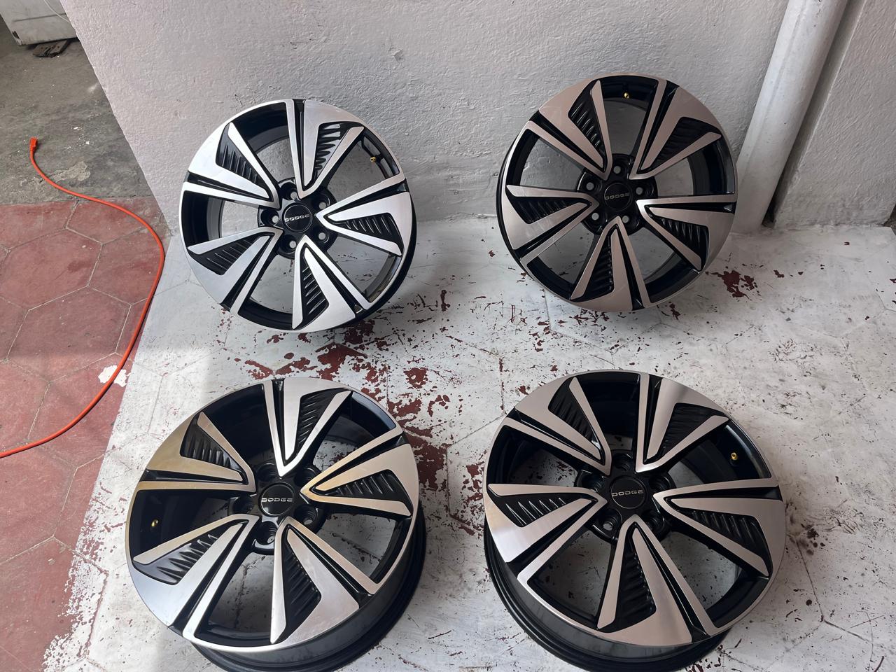4 Rines 17" Jeep Grand Cherokee Liberty Compass Patriot Nitro Originales Nuevos 5x114.3