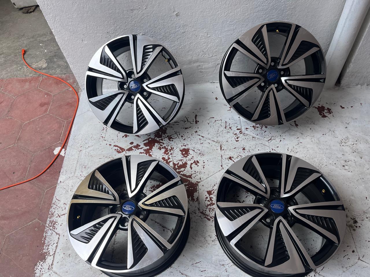 4 Rines 17" Ford Explorer Ranger Mustang Originales Nuevos 5x114.3