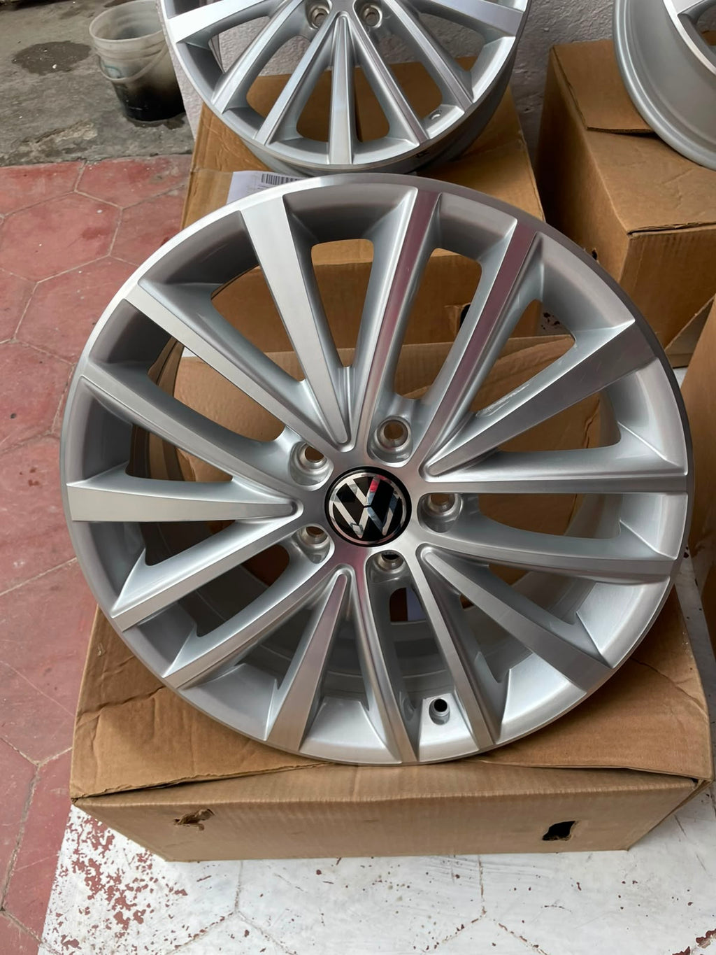 1 Rin Original Volkswagen 17" Golf / Jetta MK6 / Jetta MK7 Sport Seminuevo 5x112