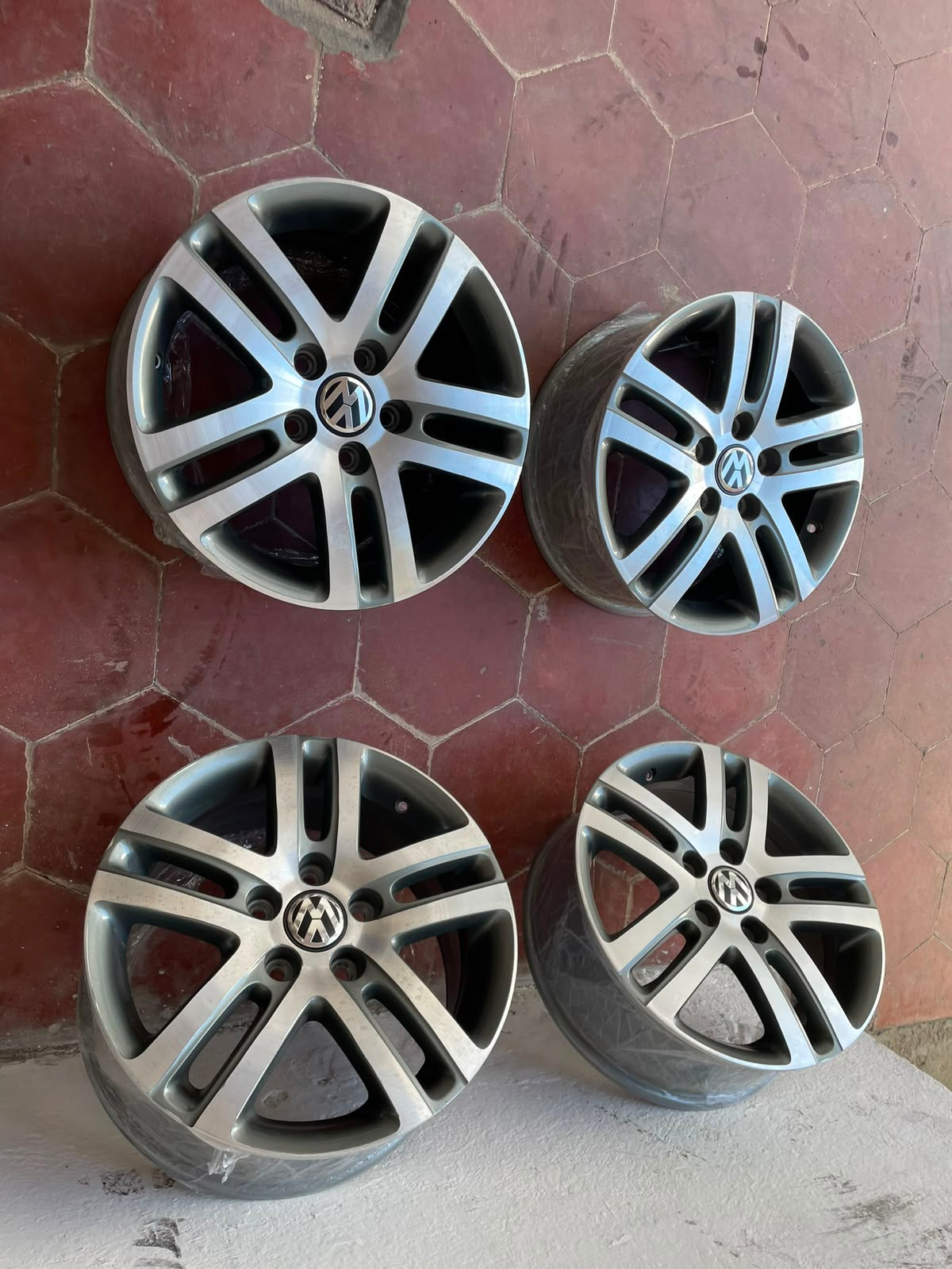 4 Rines 16" Volkswagen Golf Jetta MK6 MK7 Originales 5x112 Nuevos