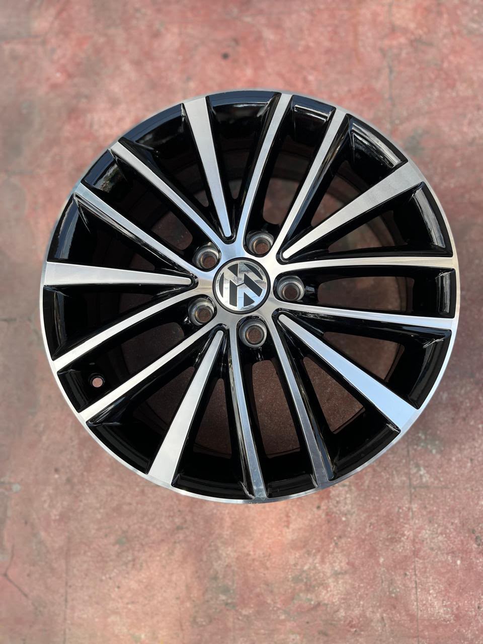 Juego de 4 Rines Volkswagen Originales 17" | Taos, Tiguan, Jetta, Golf MK6 y MK7